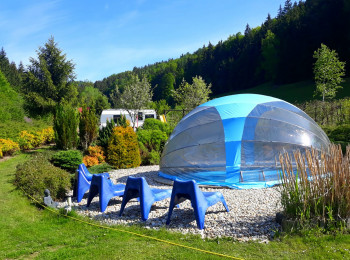 Ubytování v karavanu Fendt na Valašské samotě s vyhřívaným bazénem - Forjoy